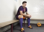 开云平台-赛道上的孤胆英雄，汉密尔顿如何扛起哈斯车队鏖战迈凯伦