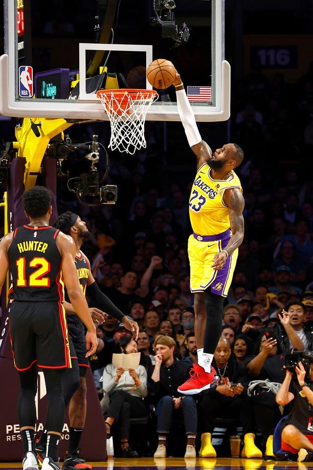 勇士力克美国男篮,拉塞尔打破历史纪录的简单介绍 勇士力克美国男篮,拉塞尔打破历史纪录的简单介绍