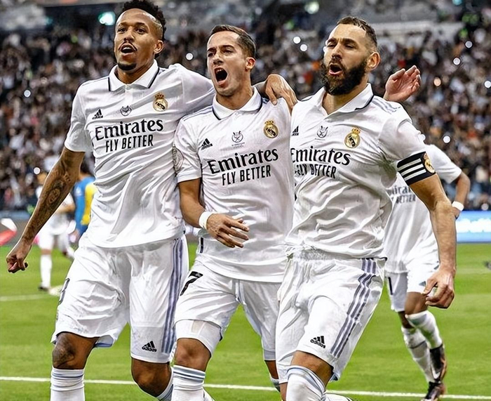 包含波兰碾压瓦伦西亚,特尔施特根关键制胜的词条 包含波兰碾压瓦伦西亚,特尔施特根关键制胜的词条