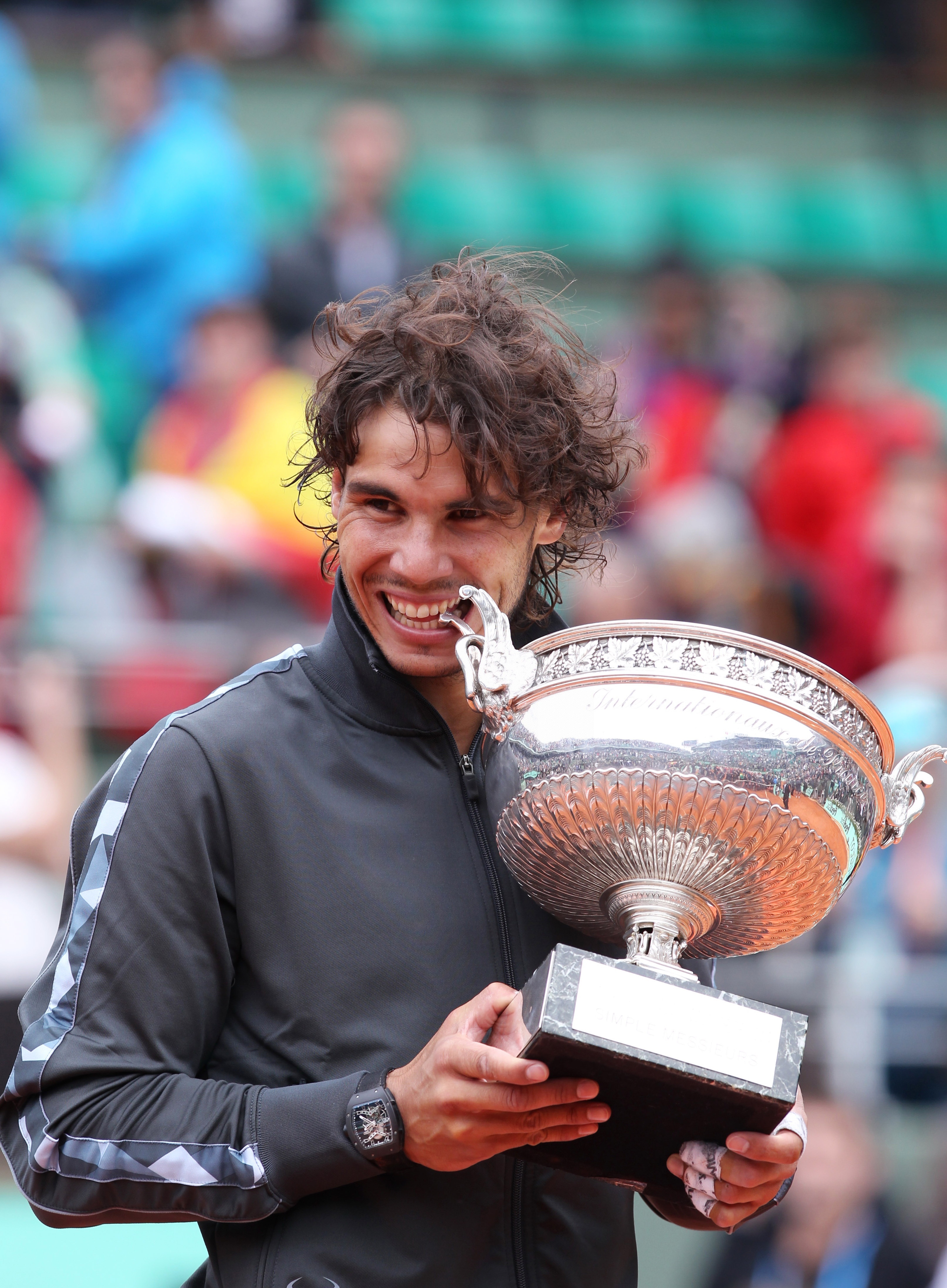 西班牙网球队力克美国网球队,纳达尔打破历史纪录的简单介绍 西班牙网球队力克美国网球队,纳达尔打破历史纪录的简单介绍