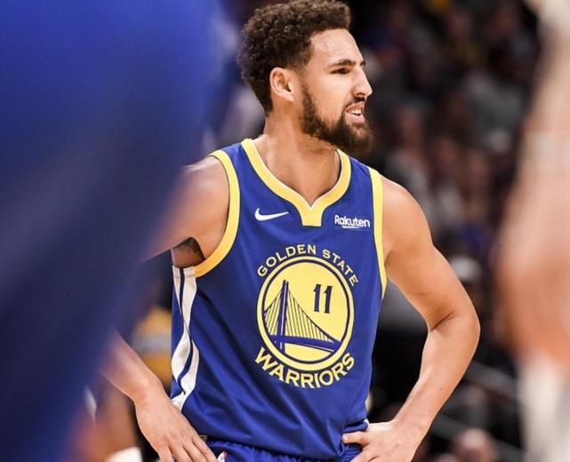 里昂前锋暴力咬人遭停赛,球队崩溃负面话题 里昂前锋暴力咬人遭停赛,球队崩溃负面话题