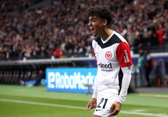 斯图加特赢得激烈战斗法兰克福,努力追赶领先者的简单介绍 斯图加特赢得激烈战斗法兰克福,努力追赶领先者的简单介绍