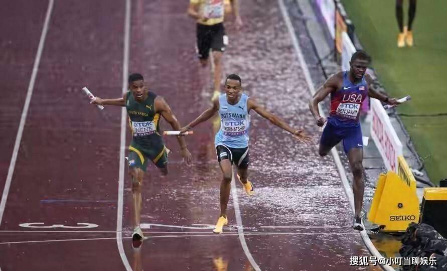 博茨瓦纳球员在赛场上实现突破 博茨瓦纳球员在赛场上实现突破