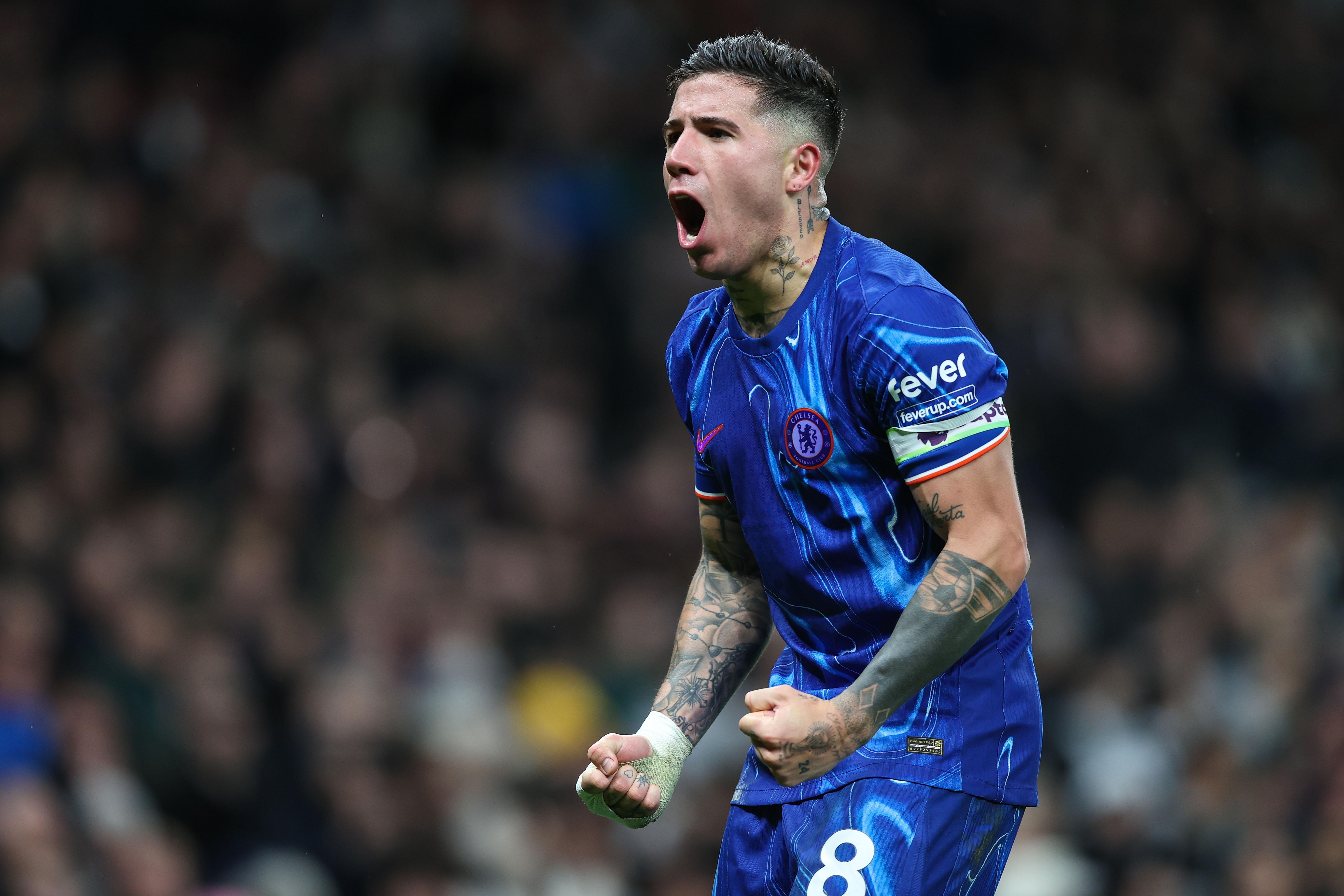 包含足球比赛看点:球场上各显神通的词条 包含足球比赛看点:球场上各显神通的词条