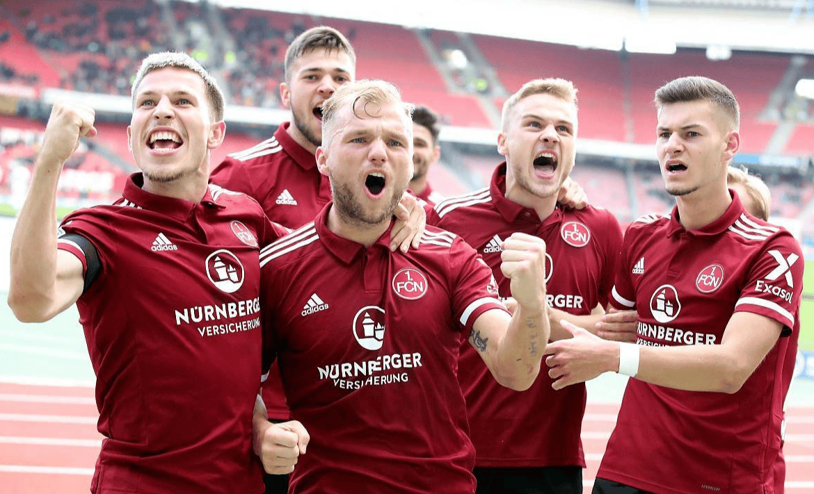 阿贾克斯主场战平尤文图斯，预约欧冠半决赛的简单介绍