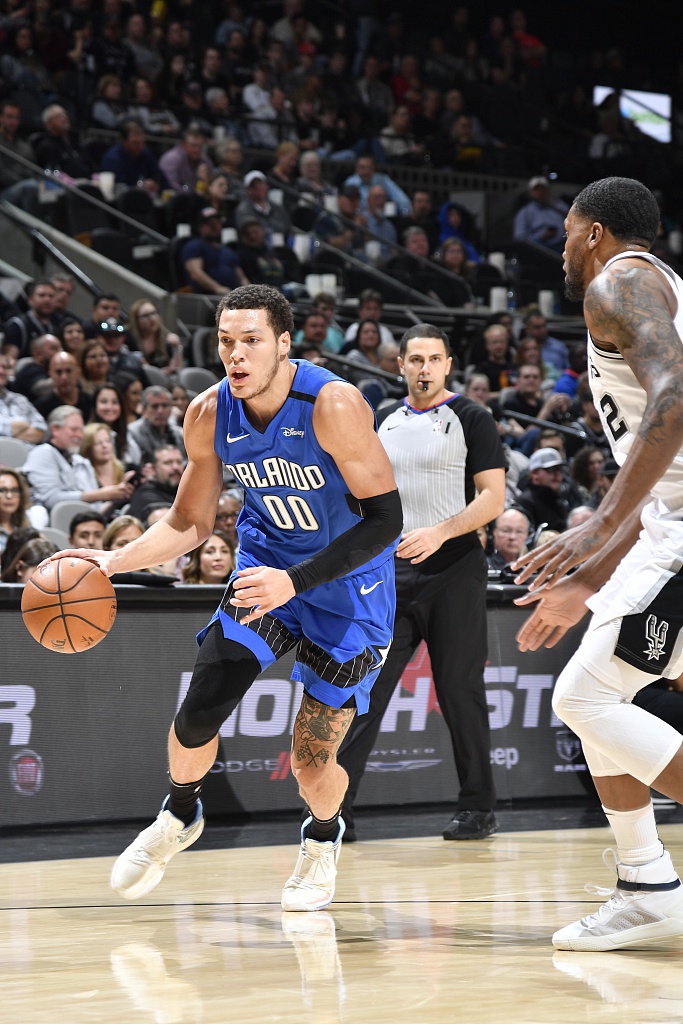 马刺完胜魔术,易建联刷新纪录的简单介绍 马刺完胜魔术,易建联刷新纪录的简单介绍