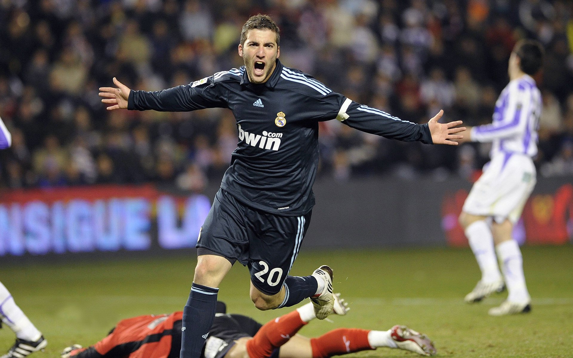 战术的牢笼，美加墨世界杯焦点战中，马德里竞技式防守如何窒息马里